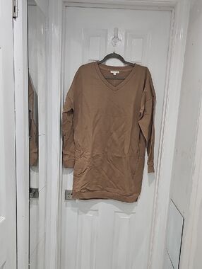 Casual V-Neck Tunic Sweatshirt in Camel With Pockets